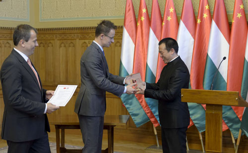 Kínai- Magyar Barátságért Kitüntető Díj a keleti nyitás jegyében